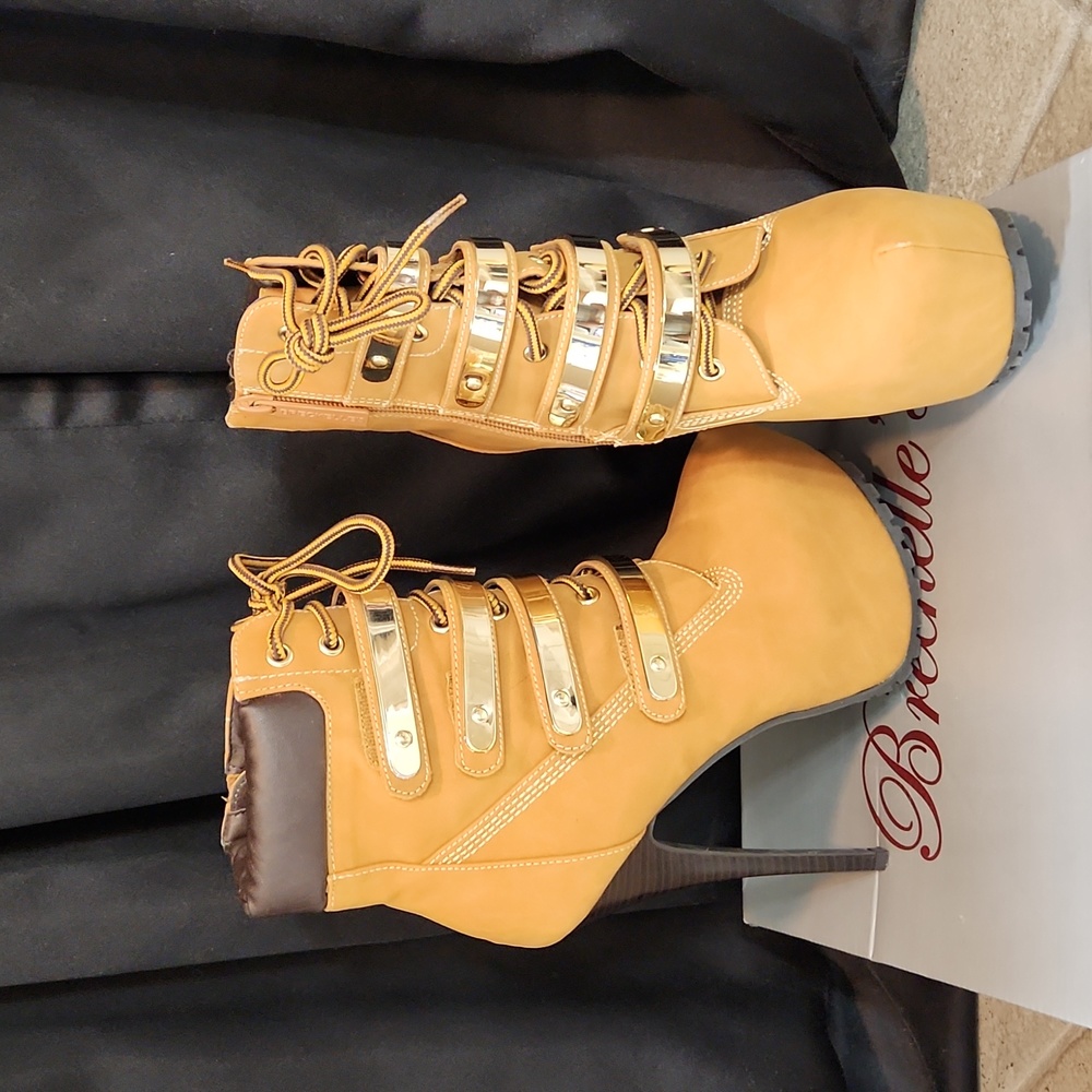 Breckelle's Booties Heels